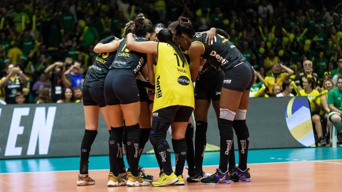 Veja quem fica e quem sai no Praia Clube, bicampeão da Superliga