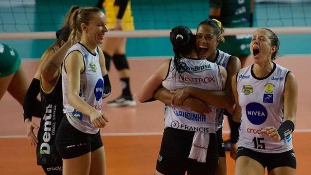 Praia Clube vence Brasília pela primeira rodada do Mineiro de Vôlei Feminino  