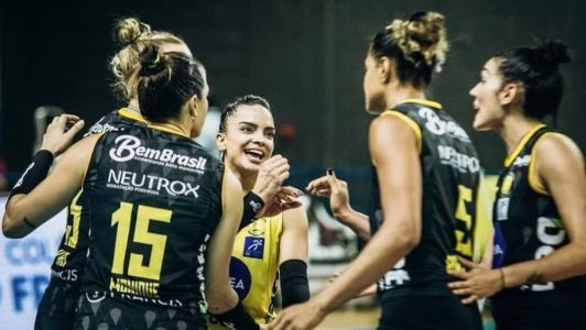 Praia Clube venceu em casa, no Triângulo Mineiro, por 3 sets a 0