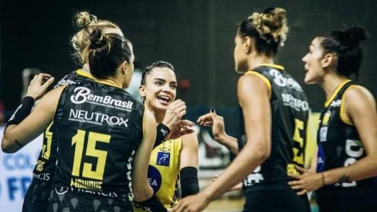 Praia Clube venceu em casa, no Triângulo Mineiro, por 3 sets a 0