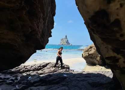 Praia do Atalaia é como berçário de diferentes espécies e fica aberta para visitação em determinados períodos