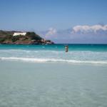 Bombeiros procuram mineiro desaparecido após se afogar em praia de Cabo Frio