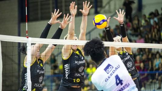 Praia e Minas decidirão o título da Superliga Feminina no domingo (7), em Uberlândia