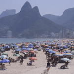 Turistas brasileiros devem injetar mais de R$ 148,3 bilhões na economia ao longo do verão
