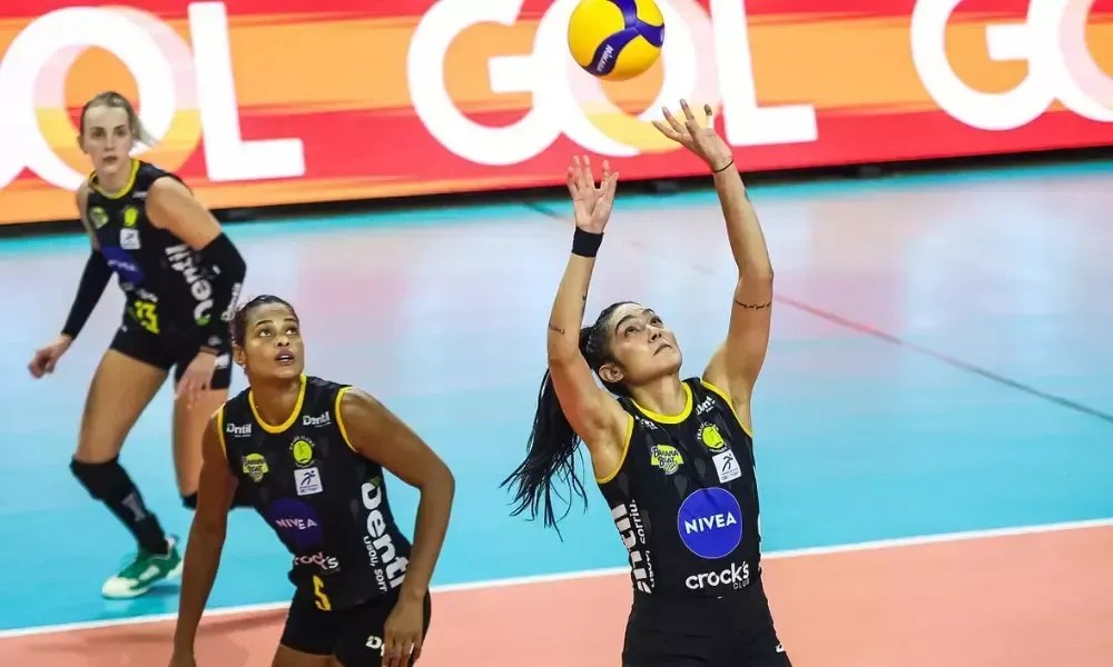 Praia consegue virada e vence Bluvôlei na Superliga Feminina