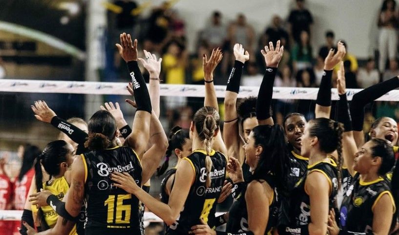 Horário e onde assistir ao vivo Praia Clube x Sesi Bauru, pela Superliga