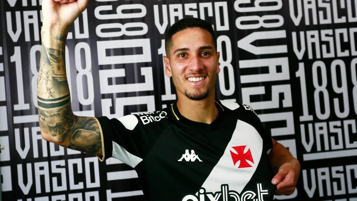 Vasco quer resposta do Red Bull Bragantino para ter Praxedes já na pré-temporada