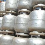 Consumidor pode demorar a sentir queda no preço do botijão de gás, diz especialista