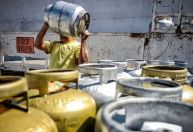 Lula diz que vai cancelar leilão da Petrobras que encareceu gás de cozinha