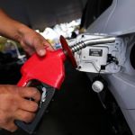 Preço médio da gasolina nas bombas cai 0,5% e diesel sobe 0,4%