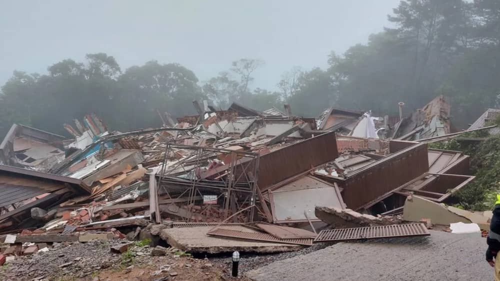 Prédio desaba em Gramado (RS) após apresentar rachaduras causadas pelas chuvas