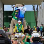 Terroristas serão julgados e exemplarmente punidos, diz STF após episódios de destruição em Brasília