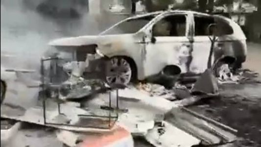 Prédios públicos foram atacados, lojas saqueadas e veículos incendiados