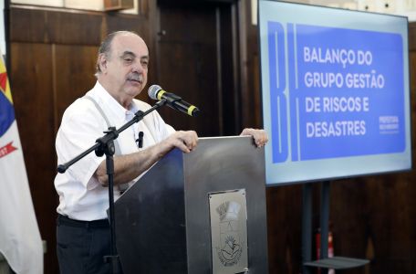 O prefeito de Belo Horizonte, Fuad Noman, durante pronunciamento