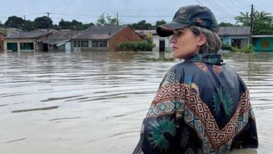 Prefeita de Atalaia, Ceci Rocha (MDB), foi criticada por fotos postadas em rede social