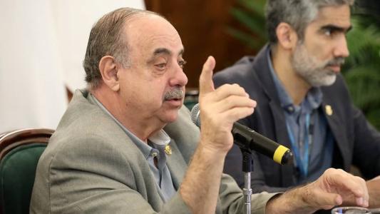 Prefeito de BH quer meio-termo entre pagamento máximo do subsídio e redução da tarifa de ônibus