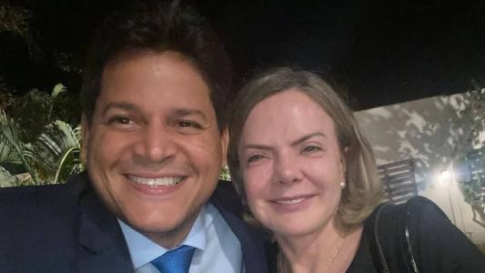 Prefeito de Teofilo Otoni, Daniel Sucupira e presidente nacional do PT, Gleisi Hoffmann