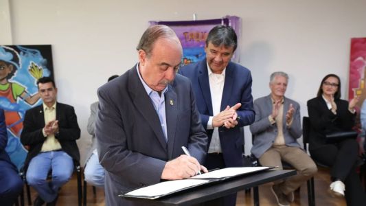 Prefeito Fuad Noman e ministro Wellington Dias firmaram parceria entre PBH e governo federal para programa de combate à pobreza