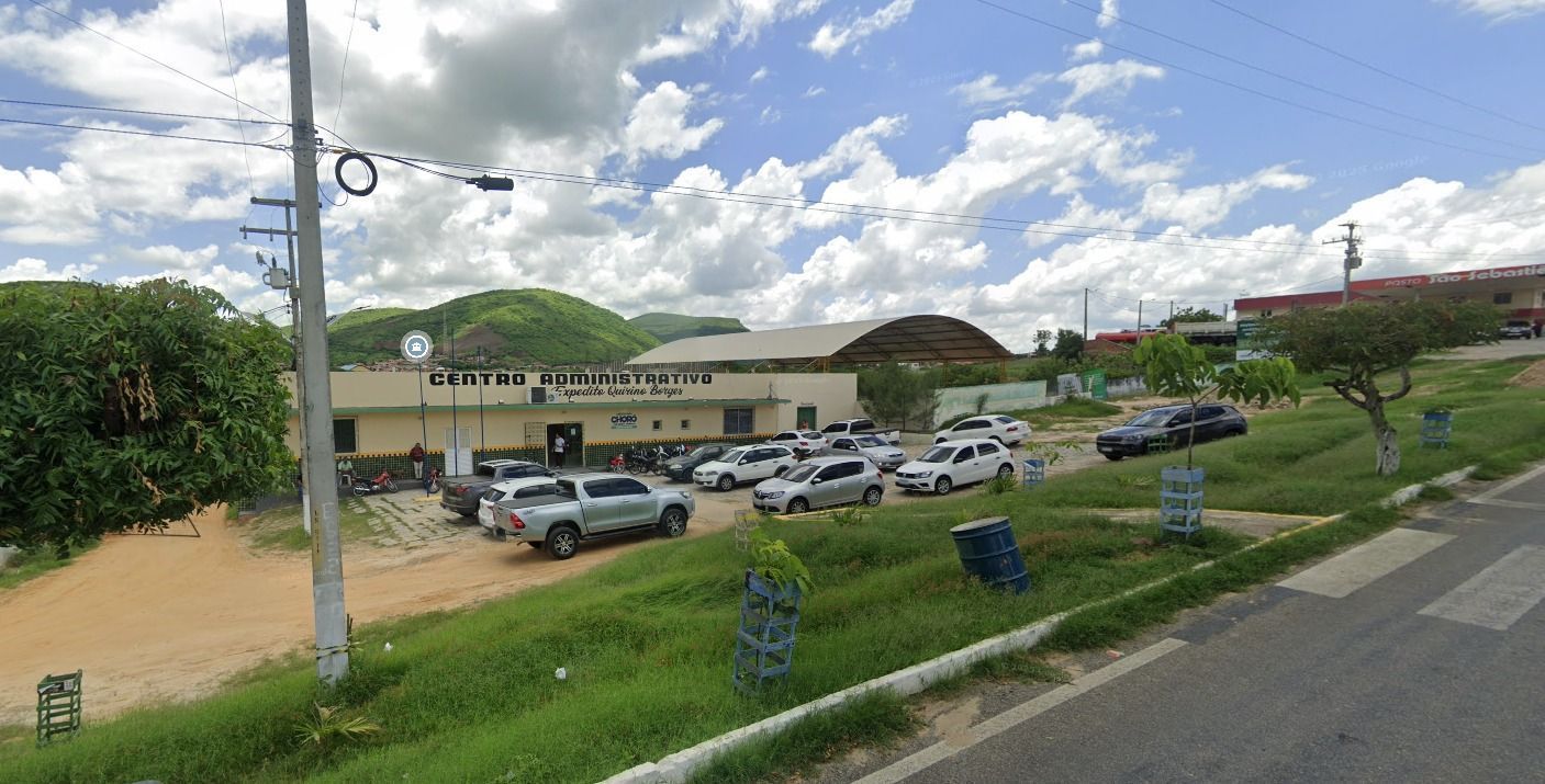 Justiça Eleitoral cassa prefeito e vice por abuso de poder político no Ceará
