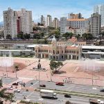 Onda de calor: moradores de rua em BH têm bebedouros públicos e banhos disponíveis para evitar desidratação  