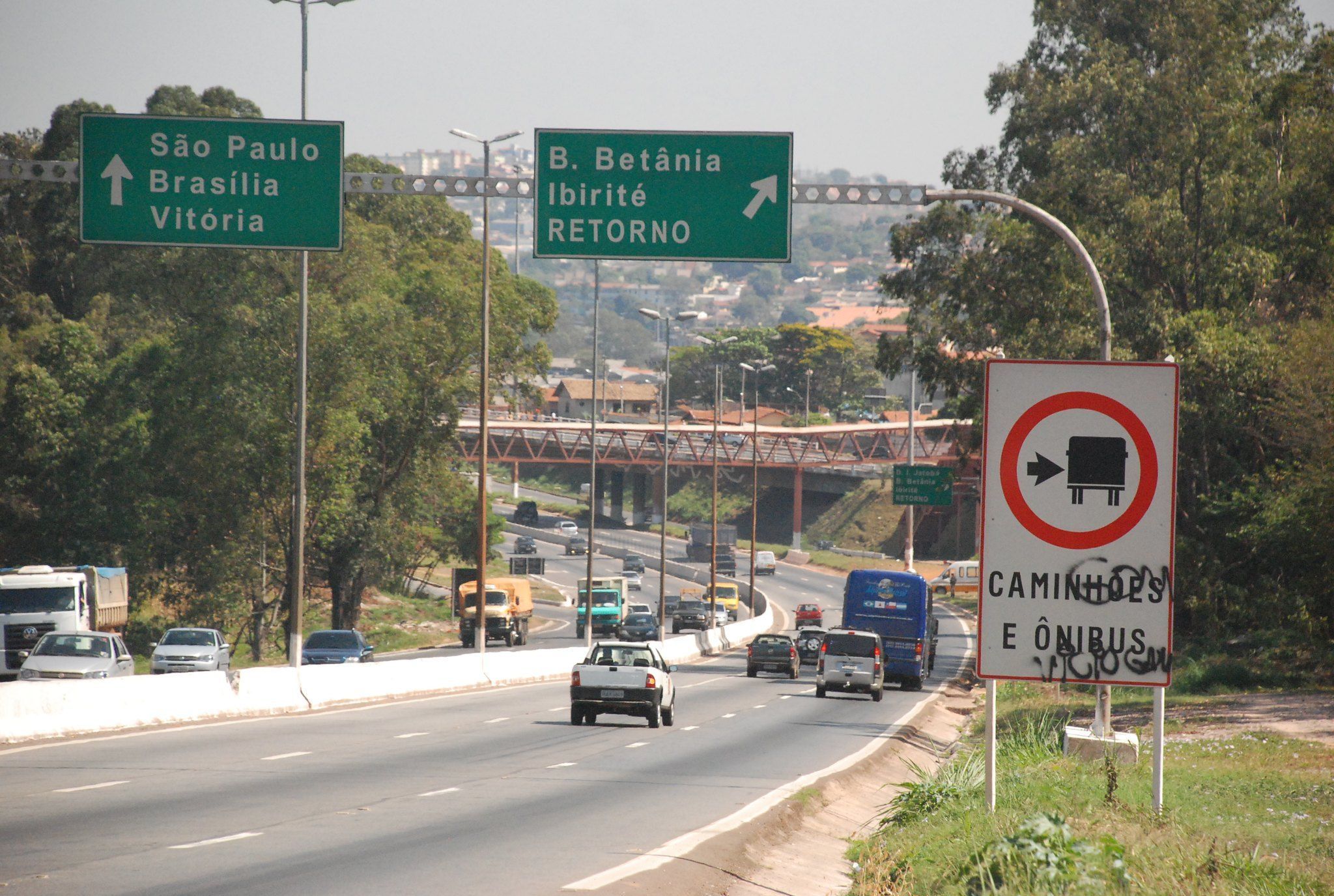 Ampliação de viadutos, pavimentação, base móvel e passarelas: veja mudanças prometidas para o Anel de BH