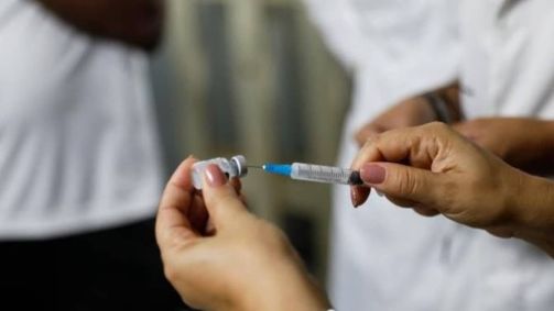 Prefeitura explica que com ampliação do público alvo da campanha o estoque em algumas regionais acabou, cumprindo a meta da campanha