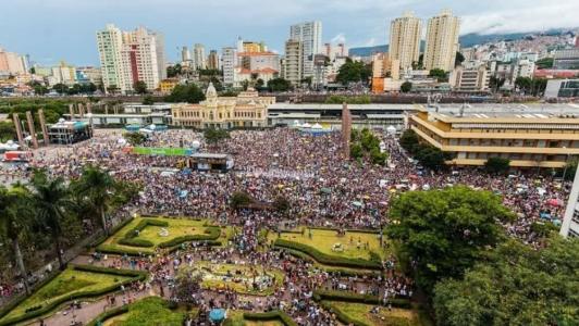 Prefeitura quer mais turistas entre os foliões que aproveitam os blocos de rua