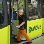 Mulheres vítimas de violência vão poder andar de graça em ônibus de Belo Horizonte