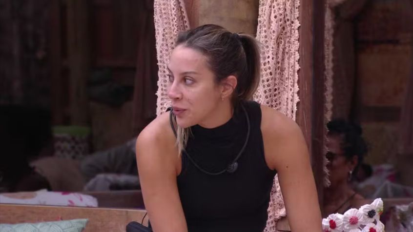 BBB 25: Renata se irrita com brincadeira de João Pedro e Maike repreende