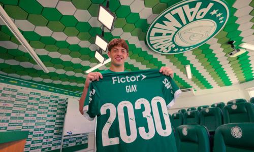 Giay renovou contrato com o Palmeiras