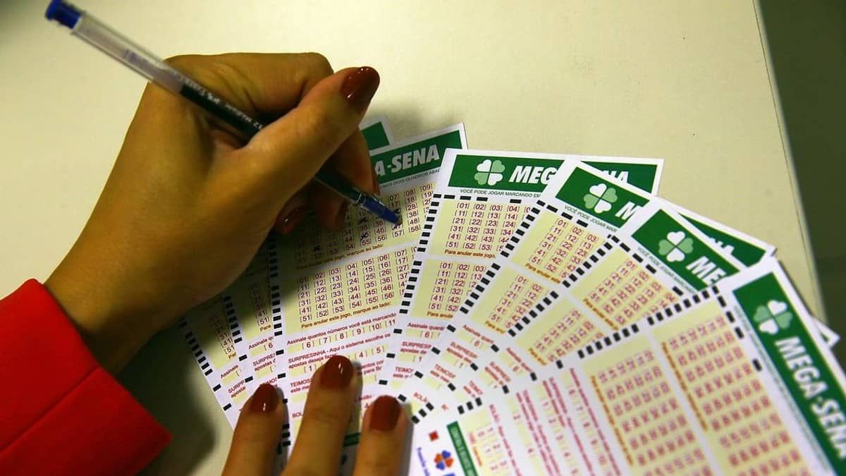 Mega-Sena paga prêmio de R$ 65 milhões neste sábado 