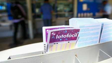 Prêmio milionário da Lotofácil sai para duas apostas do Paraná