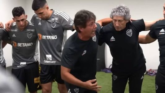 Preparador físico do Atlético, Cristiano Nunes foi um dos que discursaram antes da partida contra o Botafogo