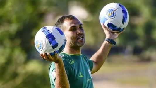 Preparador físico Itaberaba em treino no América