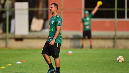 Preparador físico Lucas Itaberaba foi afastado do América e multado em 40% do salário