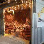 Presépio em estacionamento de igreja em Juiz de Fora permite 'mergulho no mistério do nascimento de Jesus'