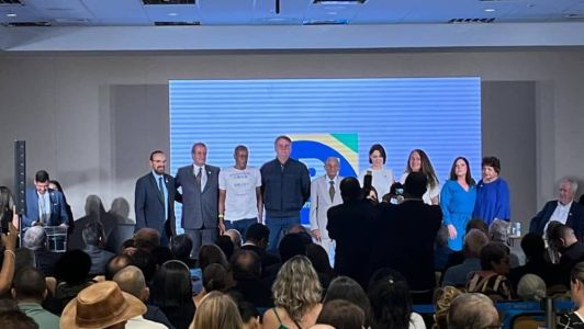 Presidente Bolsonaro participa de evento em Brasília para público 60+