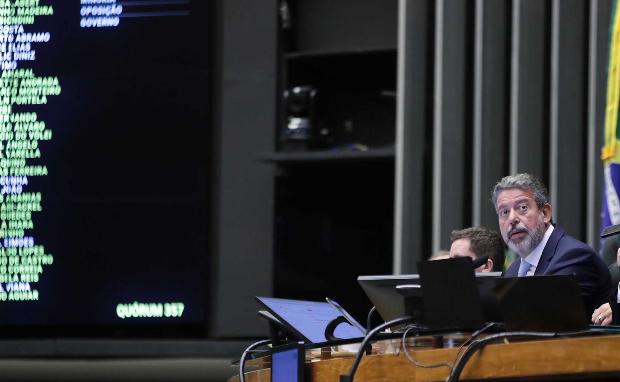 Lira convoca sessão na Câmara para votar proposta sobre contratações em época de calamidade