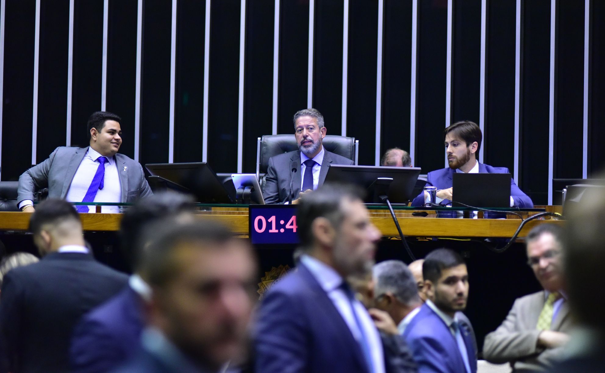 Lira antecipa retorno das férias para tratar do veto de Lula e em meio à pressão da oposição