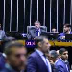 Lira antecipa retorno das férias para tratar do veto de Lula e em meio à pressão da oposição