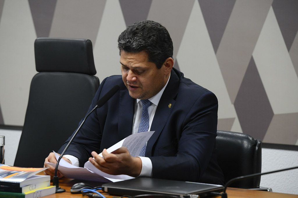 Comissão do Senado adia votação da PEC que dá autonomia financeira ao Banco Central