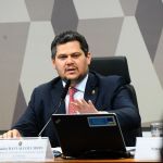 Alcolumbre repete Pacheco, e CCJ adia discussão da PEC do marco temporal das terras indígenas