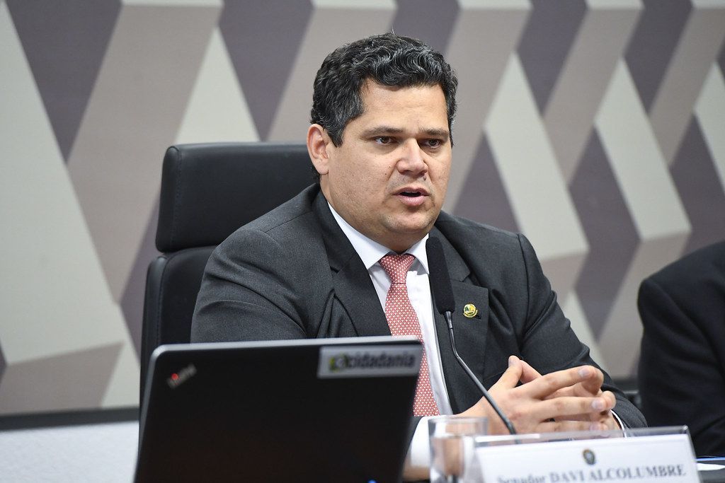 Pareceres sobre as indicações de Dino ao STF e de Gonet à PGR são lidos na CCJ nesta quarta