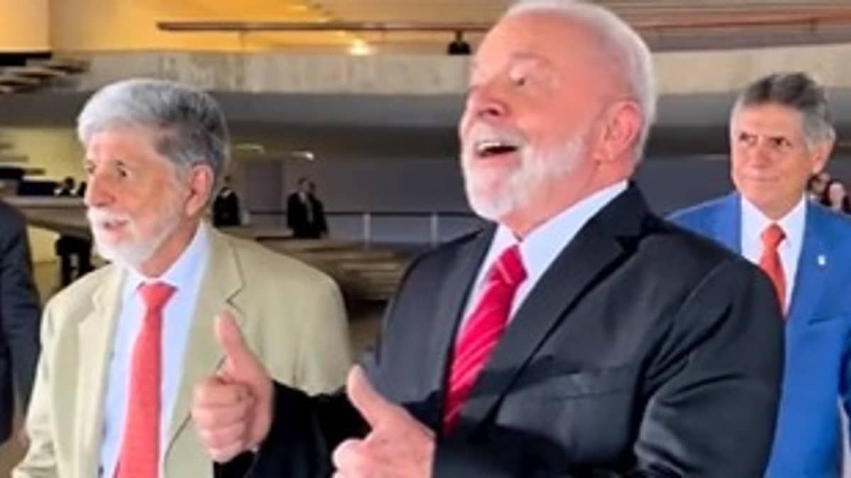 Lula comemora vitória do Corinthians: 'Campeão da Champions que se prepare'