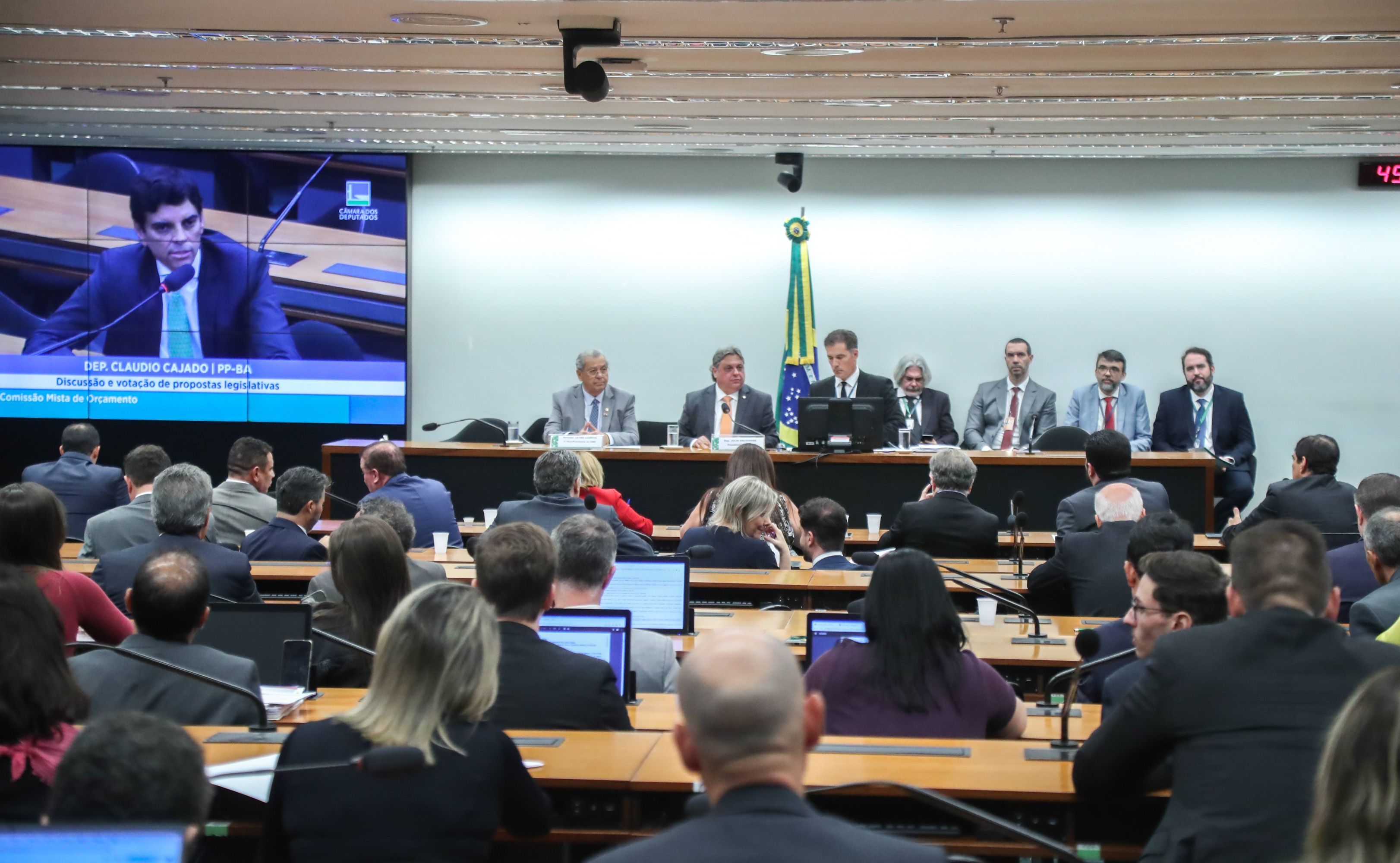 Comissão de Orçamento aprova projeto que agiliza liberação de 'emendas pix' para o Rio Grande do Sul