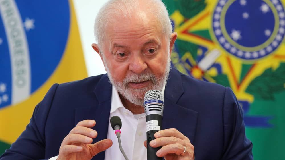 Sem citar Javier Milei, Lula deseja 'boa sorte' ao novo presidente da Argentina