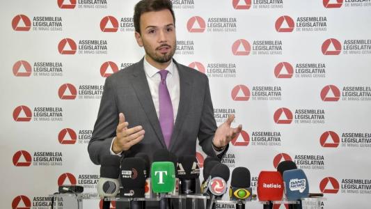 Presidente da ALMG, Tadeu Leite, diz que parlamento fará esforço para votar reajuste ainda em junho