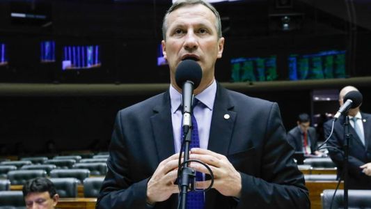 Presidente da bancada da bala critica decreto de Lula contra armamento de cidadãos comuns.