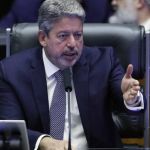 Lira diz que arcabouço precisa de ajustes e que partidos votarão contra se texto for 'frouxo'