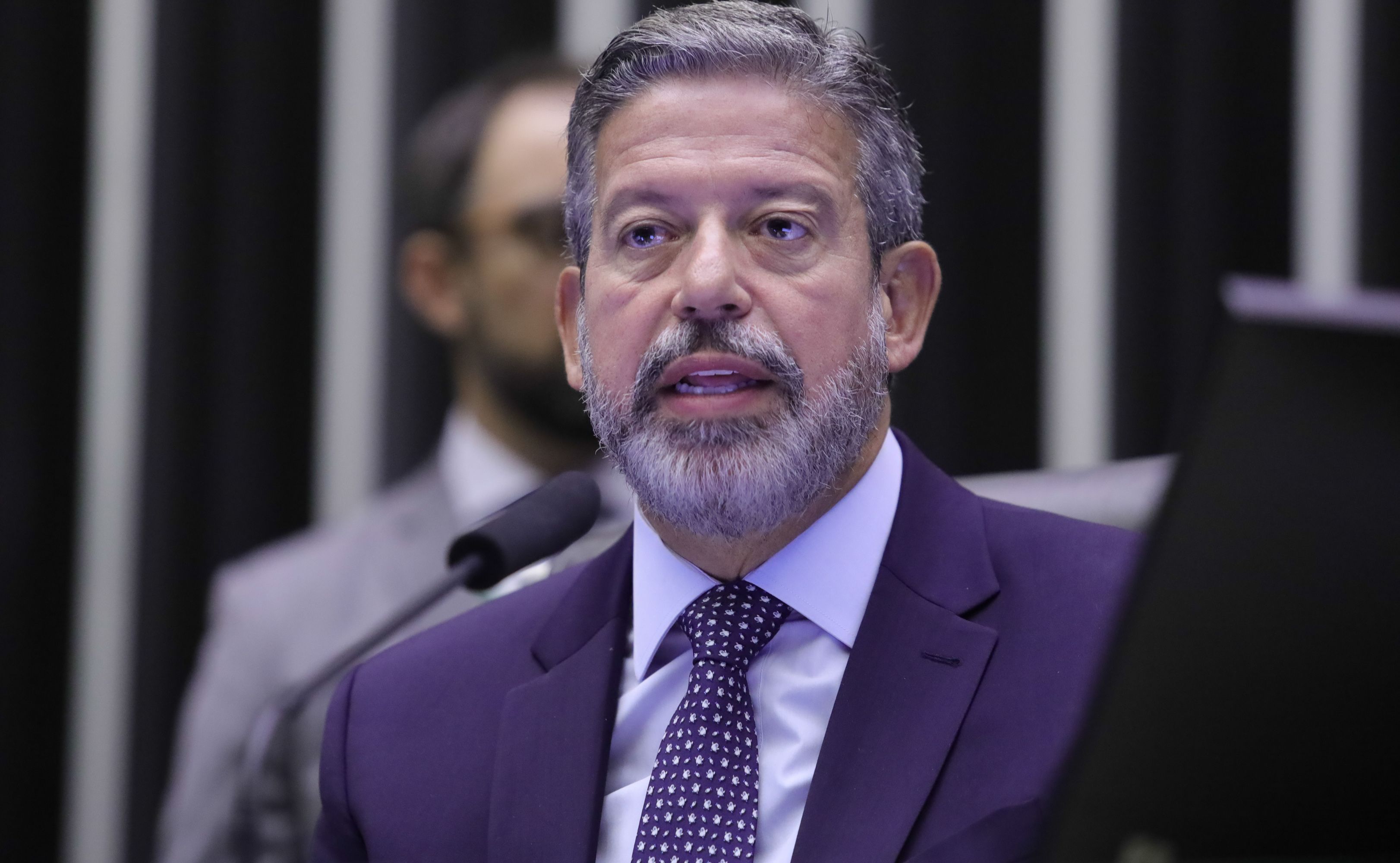 Lira diz que Pacheco se comprometeu a votar PEC da Anistia no plenário